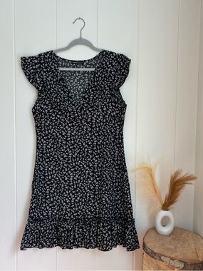SHEIN Black & White Floral V-Neck Ruffle Mini Dress